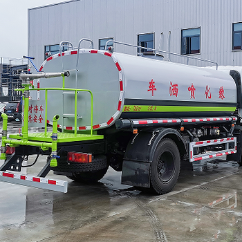 工程灑水車廠家直銷價格優(yōu)惠可分期付款