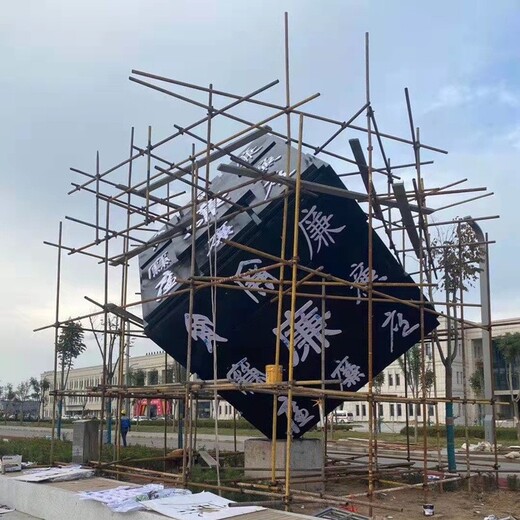 抽象鏡面魔方雕塑鏤空發(fā)光正方體雕塑加工定制