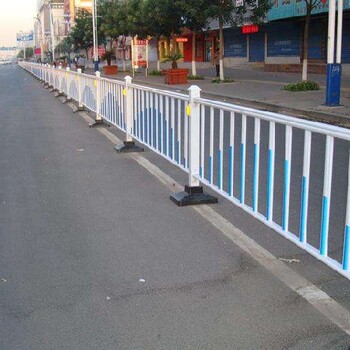 咸陽城區(qū)道路中央護(hù)欄