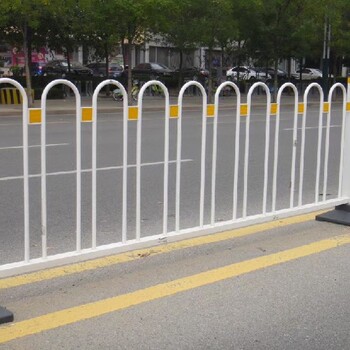 咸陽城區(qū)道路中央護(hù)欄