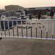 街道馬路中間護(hù)欄圖