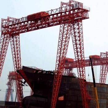 廣東茂名造橋門機(jī)廠家造船門式起重機(jī)工作在造船廠