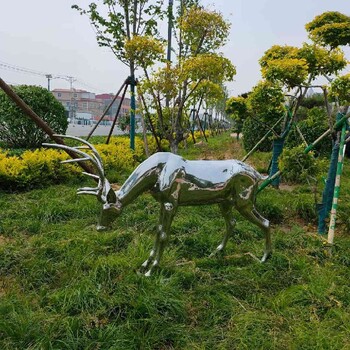制作不锈钢镜面鹿雕塑施工方式,定制不锈钢镜面鹿雕塑报价