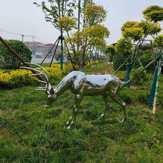 設(shè)計不銹鋼鏡面鹿雕塑聯(lián)系方式,安裝不銹鋼鏡面鹿雕塑施工方式