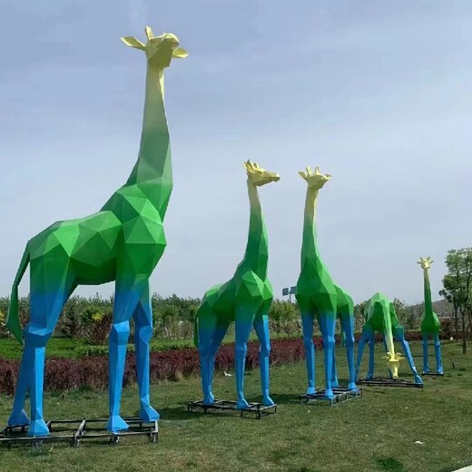 设计不锈钢长颈鹿雕塑联系方式,制作不锈钢长颈鹿雕塑施工方式