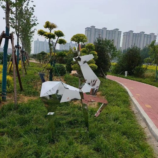 安装不锈钢切面鹿雕塑多少钱一个,制作不锈钢切面鹿雕塑使用寿命