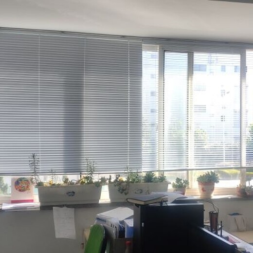 全新百葉窗簾服務(wù)垂直百葉窗簾