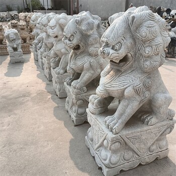 兩個石雕石獅子定制廠家