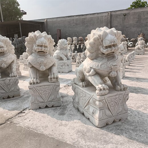 景區(qū)石雕石獅子訂做