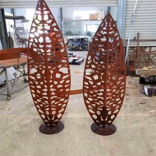 曲阳县大型不锈钢树叶雕塑产品