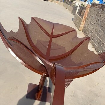 曲阳县生产不锈钢树叶雕塑产品
