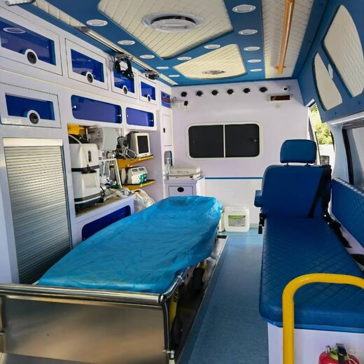 中山眼科救护车,车上医疗设备氧气充足,救护车接送病人