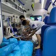 广东东莞石碣镇正规救护车长短途出租有专业医护人员图片