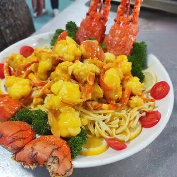 戶外草坪婚禮圍餐，開啟浪漫的夏日篇章｜深圳廚師上門