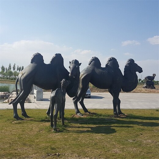 玻璃钢骆驼雕塑，商人骑骆驼雕像定制