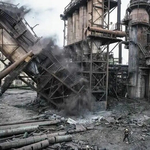 江苏泰州废旧中频炉回收整厂设备拆除回收