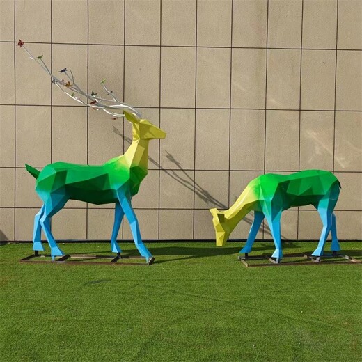 不锈钢切面长颈鹿雕塑定制厂家