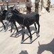 曲阳县供应玻璃钢毛驴雕塑制作,仿真动物雕塑厂家产品图