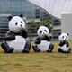 爬墙几何大熊猫雕塑设计制作图