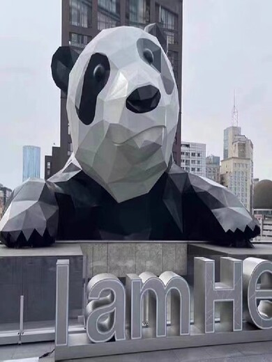 爬墻不銹鋼幾何大熊貓雕塑廠家
