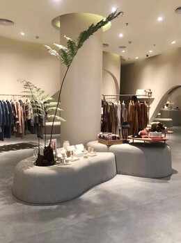 湖北省武漢市蔡甸區(qū)簡約服裝店面裝修
