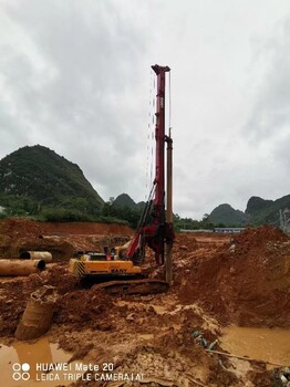 打桩设备山河旋挖钻机施工维修