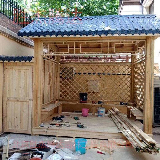 延慶家庭庭院綠化設(shè)計碳化木亭子
