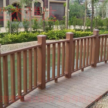 門頭溝私家花園設計防腐木柵欄花園圍墻