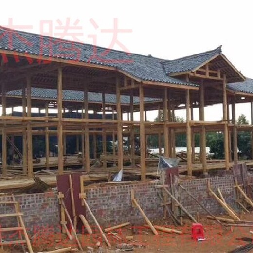 延慶別墅庭院綠化設(shè)計碳化木涼亭