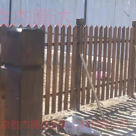 昌平花園庭院綠化設(shè)計碳化木圍欄