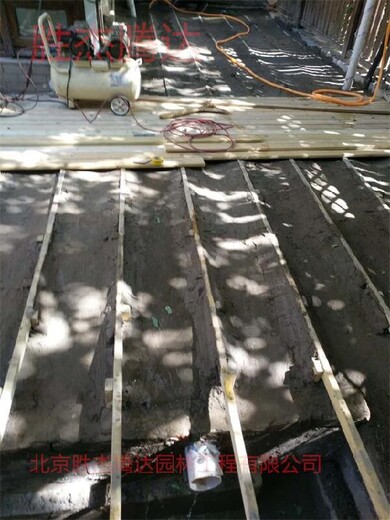 大兴屋顶庭院绿化设计碳化木地板花箱