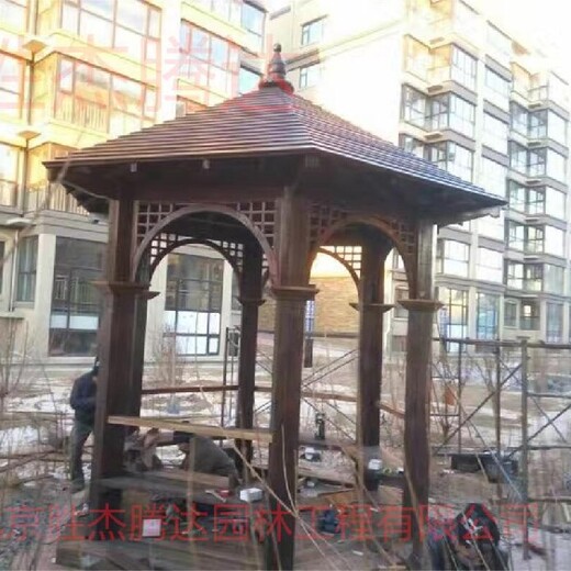 西城屋頂庭院綠化設(shè)計防腐木亭子