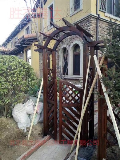 平谷家庭庭院绿化设计碳化木栅栏