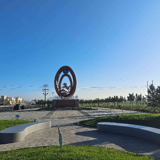 出售不銹鋼抽象馬景觀雕塑價格,設(shè)計不銹鋼抽象馬景觀雕塑價格