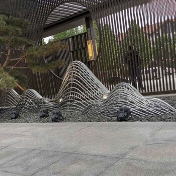 辽宁广场镂空不锈钢假山雕塑设计