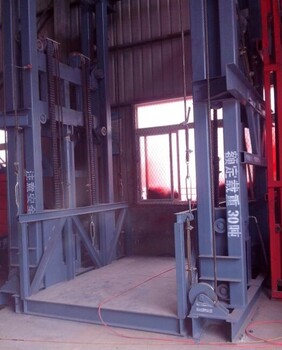 内蒙古轨道式升降货梯尺寸是多少载货电梯