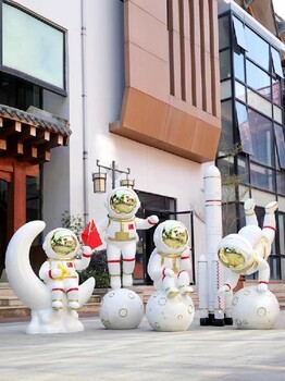 定做大型火箭模型，太空人雕塑