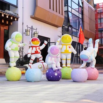 定做大型火箭模型，太空人雕塑