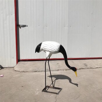 彩繪仿真仙鶴雕塑，公園仿真動物擺件制作