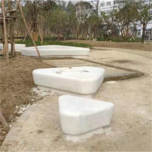 扬州泰科砼石花坛、坐凳现场制作安装