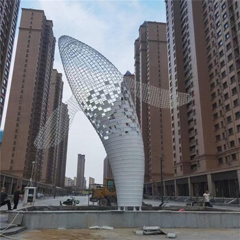 鏤空發(fā)光鯨魚(yú)雕塑鏤空編織鯨魚(yú)雕塑加工定制
