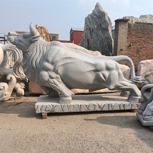 曲阳县青石石牛雕塑，开荒牛雕塑定做,石雕动物大全