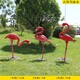 红色火烈鸟雕塑产品图