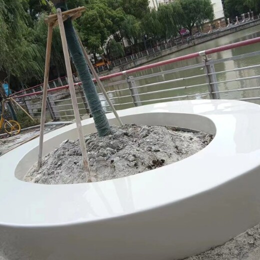 滨州白色无机泰科磨石一体式坐凳泰克石聚合物圆形树池现场制作