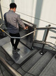 曲线轨道电梯斜挂电梯浦口区生产残疾人爬楼设备图片