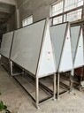 廠家訂做不銹鋼金字塔型多面磁性白板帶活動(dòng)支架活動(dòng)寫(xiě)字板