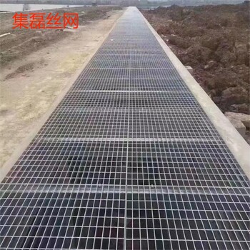 采油平臺鋼格柵齒形防滑G305-30-100鋼格柵大慶鋼格柵