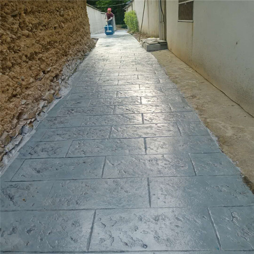 昆山地區(qū)聚氨酯壓花路面模具，學(xué)校廣場仿石地坪施工材料總供應(yīng)商