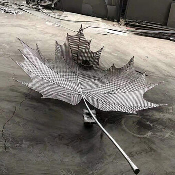 不銹鋼樹(shù)葉雕塑，鏤空葉子雕塑定制廠(chǎng)家