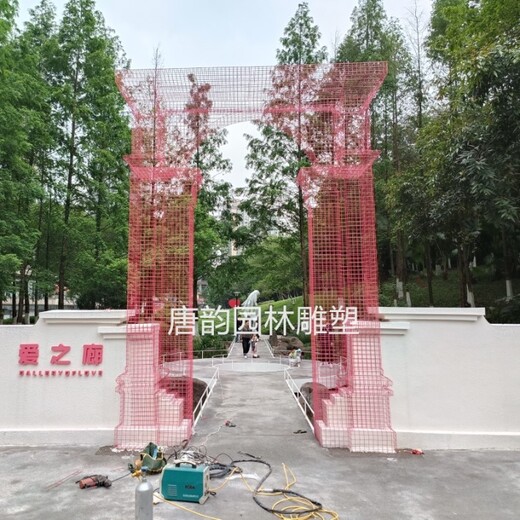 不銹鋼絲大門雕塑，鋼絲編織雕塑制作廠家